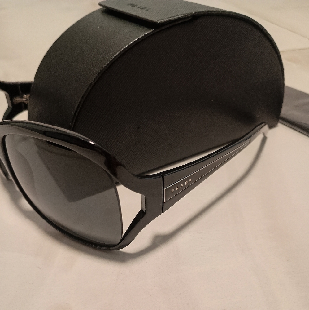 PradaPlastic Oversize Sunglasses Black - Picture 3 of 16